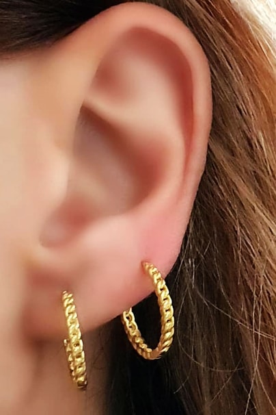 Gümüş üzerine altın kaplama şarnel halka küpe 1.5 cm çap