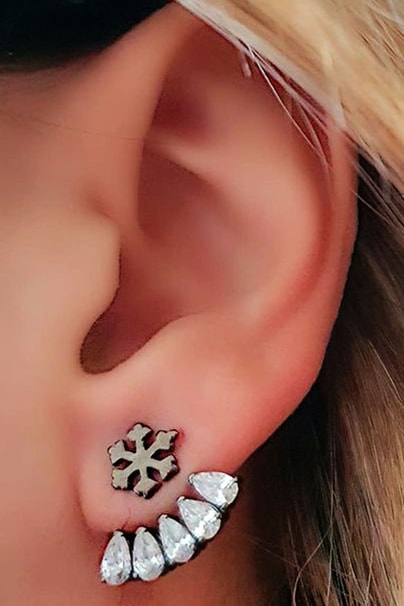Kar tanesi figürlü siyah rodajli gümüş earcuff cift küpe
