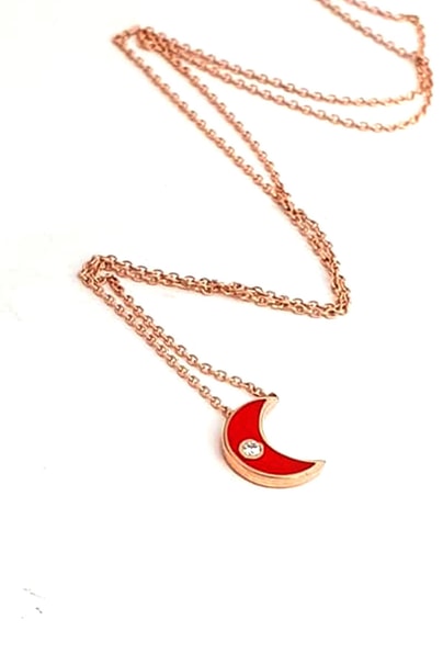 Kırmızı mine işçiliği ay figürlü gümüş rose minimal kolye