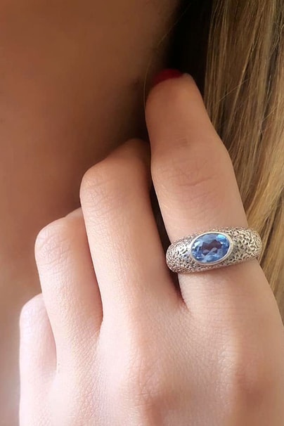 Mavi topaz taşlı gümüş el işi yüzük 