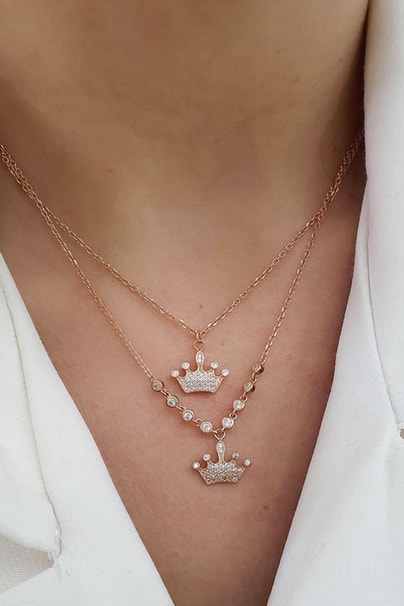 Zirkon Taş Detaylı 925ayar Gümüş Üzerine Rose Altın Kaplama Trend Taç Figürlü ikili kolye 