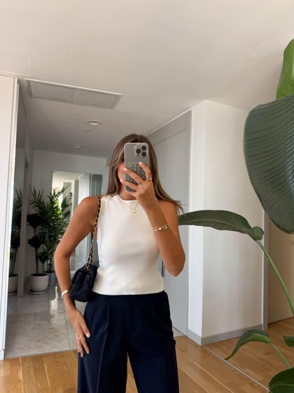 Bisiklet Yaka Sırt Detaylı Triko Top - Beyaz