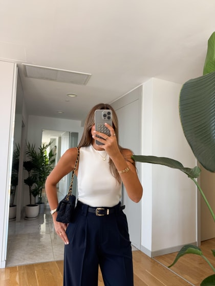 Bisiklet Yaka Sırt Detaylı Triko Top - Beyaz