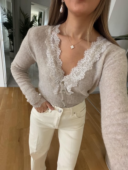 Diana Dantelli İnce Dokulu Hırka - Taş