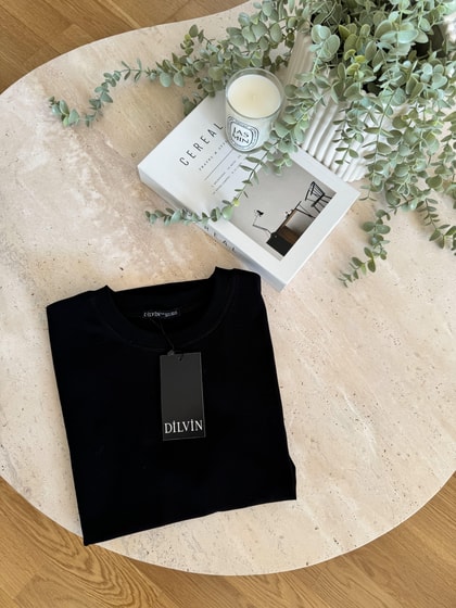 Dilvin Dekoratif Dikişli Bisiklet Yaka Tişört-Siyah