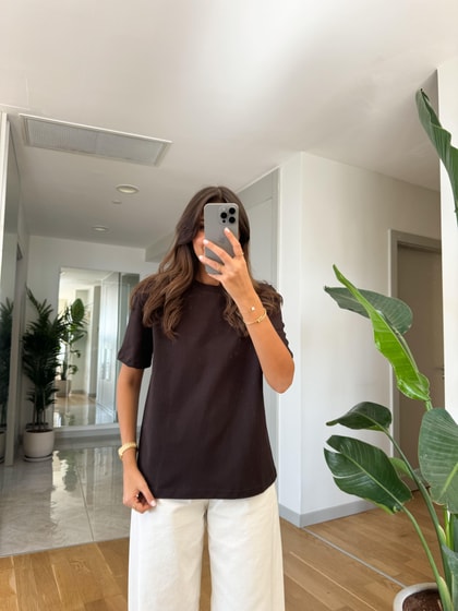 Dilvin Dekoratif Dikişli Bisiklet Yaka Tişört-Koyu Kahve