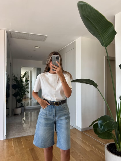 Dilvin Yırtmaç Detaylı Tişört - Ekru