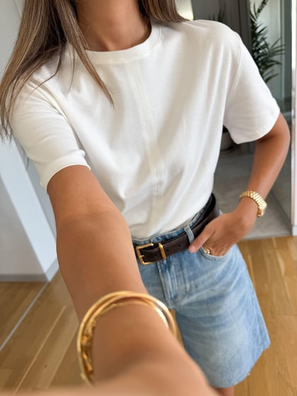 Dilvin Yırtmaç Detaylı Tişört - Ekru