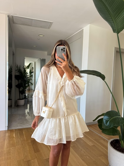 Ekru Fırfır Detaylı Elbise