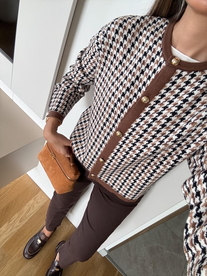 Gold Düğmeli Kazayağı Desenli Hırka