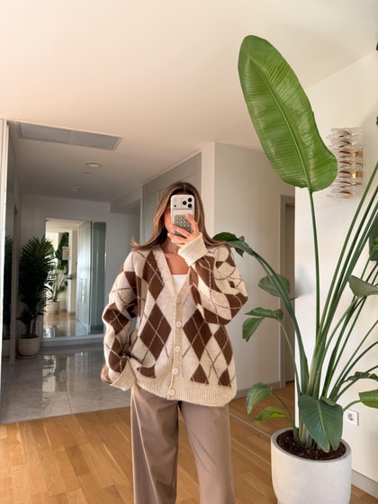 Kahve Ekru Baklava Desenli Hırka