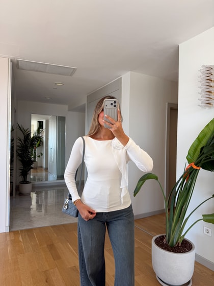 Kayık Yaka Gül Detaylı Body - Ekru