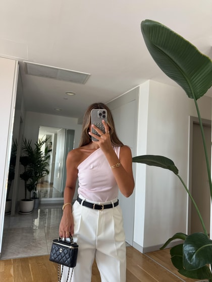 Qu Asimetrik Yaka Drapeli Bluz - Toz Pembe