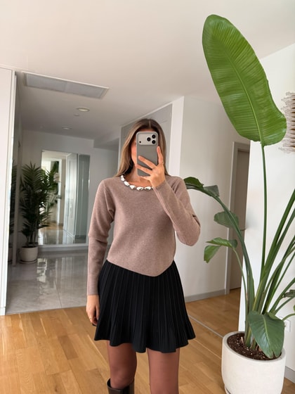 Quinn Yakası Boncuklu Triko Kazak - Vizon