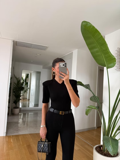 Tarte Vatkalı V Yaka Bodysuit - Siyah