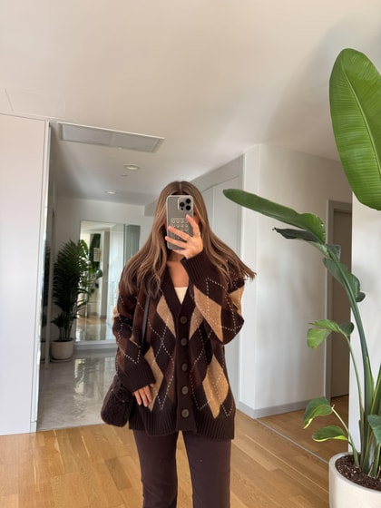 V Yaka Baklava Desenli Hırka - Kahve 