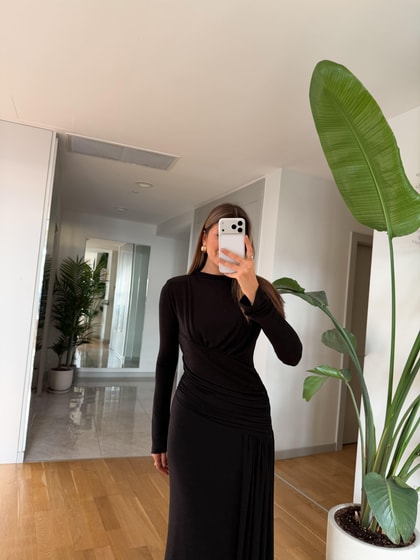 Vatkalı Beli Drape Detaylı Elbise - Siyah