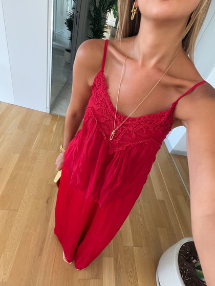 Yakası Nakış Detaylı Şifon Bluz - Kırmızı