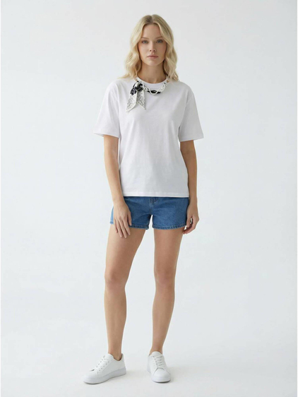 İncili Fularlı Tişört 7534 Beyaz