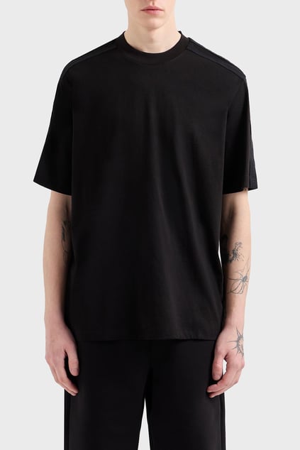 ARMANI EXCHANGE Armani Exchange Erkek Normal Kalıp Yuvarlak Yaka Omuzlardan Uzanan Logo Bantlı Kısa Kollu Siyah T-Shirt XM000322 AF10361-UC001