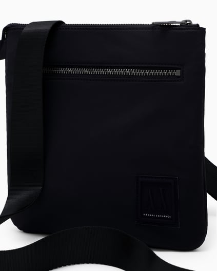 ARMANI EXCHANGE Armani Exchange Erkek Ayarlanabilir Askı Fermuar Kapama Spor Geniş Kullanım Lacivert Omuz Çantası XM000105 AF15129-UB101