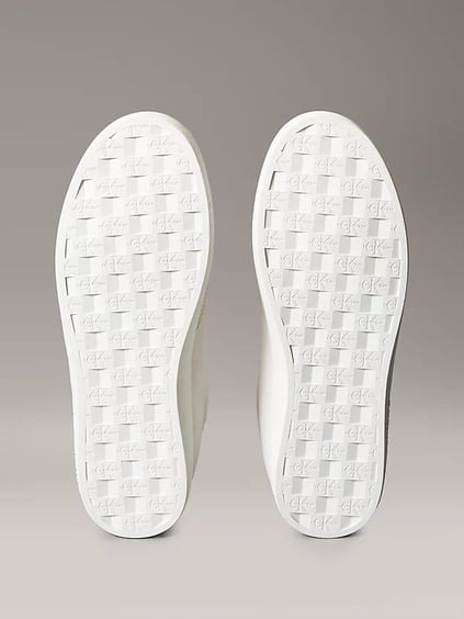 Calvin Klein Calvin Klein Erkek %100 Deri Düşük Bilekli CK Logolu Düz Taban Süet Detaylı Beyaz Sneaker YM0YM01300-01W