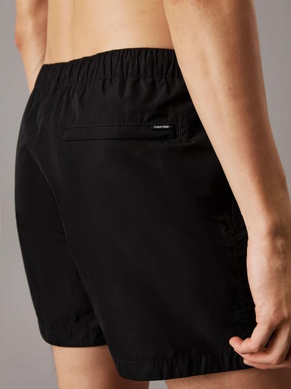 Calvin Klein Calvin Klein Erkek Bel İçten Calvin Yazı Lastikli Kısa Boy Cepli Siyah Şort KM0KM01112-BEH