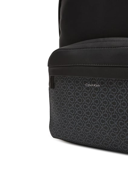 Calvin Klein Calvin Klein Erkek Fermuarlı Ön Bölmeli Ayarlanabilir Askılı Geniş İç Hacimli CK Logolu Siyah Sırt Çantası LV04D3187G-UB1