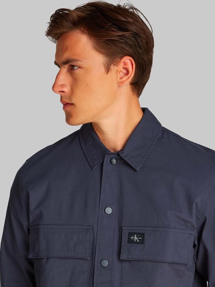 CALVIN KLEIN Calvin Kleın Erkek Gömlek Yaka Cep Detaylı Regular Fit Lacivert Gömlek J30J327584-CGE