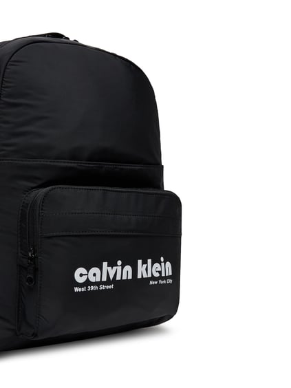Calvin Klein Calvin Klein Erkek Logo Baskılı Fermuarlı Ön Bölmeli Geniş İç Hacimli Siyah Sırt Çantası LV04G3162G-UB1