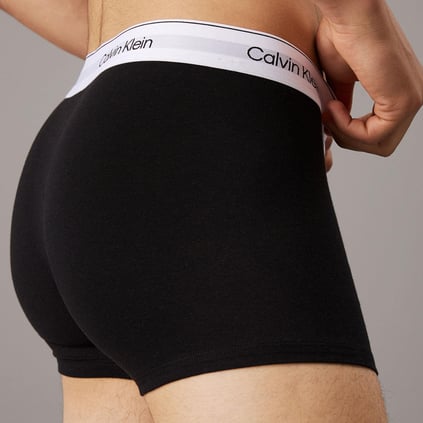 Calvin Klein Calvin Klein Erkek Pamuklu Slim Fit Beli Elastik Bantlı 3'lü Çok Renkli Boxer LV00NB4392-MP1