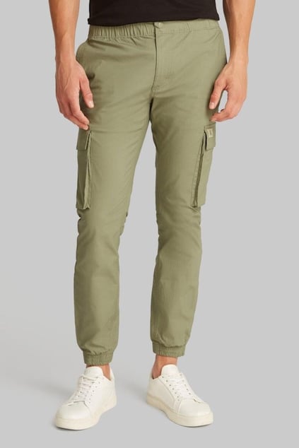 CALVIN KLEIN Calvin Kleın Erkek Pamuklu Skinny Fit Paçası Lastikli Cep Detaylı Kargo Yeşil Pantolon J30J327614-PK8