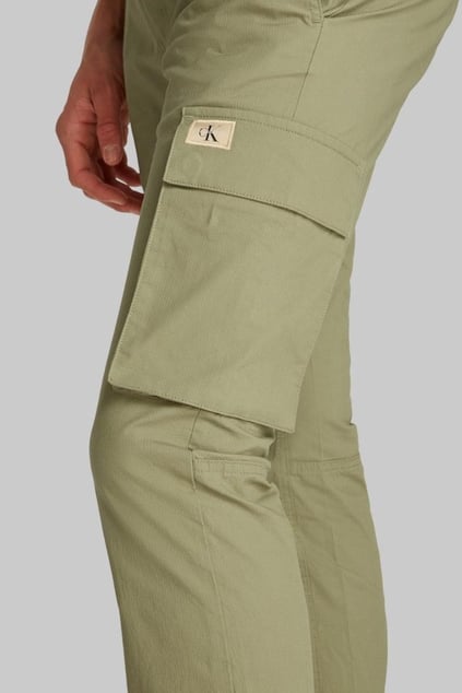 CALVIN KLEIN Calvin Kleın Erkek Pamuklu Skinny Fit Paçası Lastikli Cep Detaylı Kargo Yeşil Pantolon J30J327614-PK8