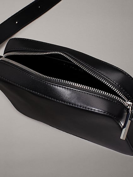 Calvin Klein Calvin Kleın Kadın Ayarlanabilir Omuz Askılı Marka Logo Baskılı Deri Siyah Omuz Çantası K60K612555-BEH