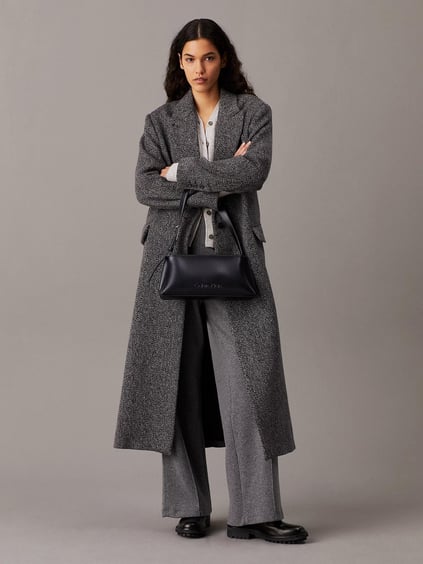 Calvin Klein Calvin Kleın Kadın Ayarlanabilir Omuz Askılı Marka Logo Baskılı Deri Gri Omuz Çantası K60K612550-BEH