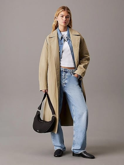 Calvin Klein Calvin Klein Kadın Ayarlanabilir Omuz Askılı Fermuarlı İç Bölmeli Metalik Ck Logolu Siyah Omuz Çantası LV04K3095G-UB1