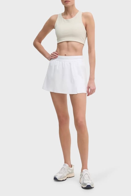 Calvin Klein Calvin Klein Kadın Calvin Klein Yazılı Yırtmaç Detaylı İç Bölüm Şort Beyaz Etek 00GWS4T901-YAA