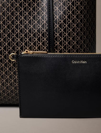 Calvin Klein Calvin Klein Kadın Çıkarılabilir Fermuarlı İç Cepli CK Monogram Logolu Siyah Omuz Çantası LV04F3267G-2XA