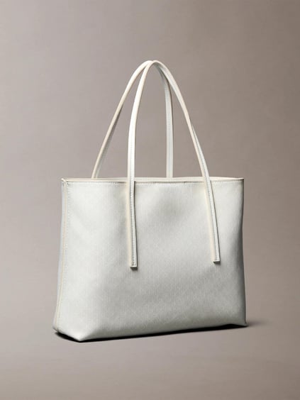 Calvin Klein Calvin Klein Kadın Çıkarılabilir Fermuarlı İç Cepli CK Monogram Logolu Beyaz Omuz Çantası LV04F3267G-2XB