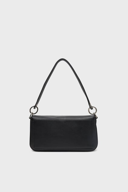 Calvin Klein Calvin Klein Kadın CK Kabartma Yazı Deri Geniş Siyah Omuz Çantası LV04K3148G-UB1