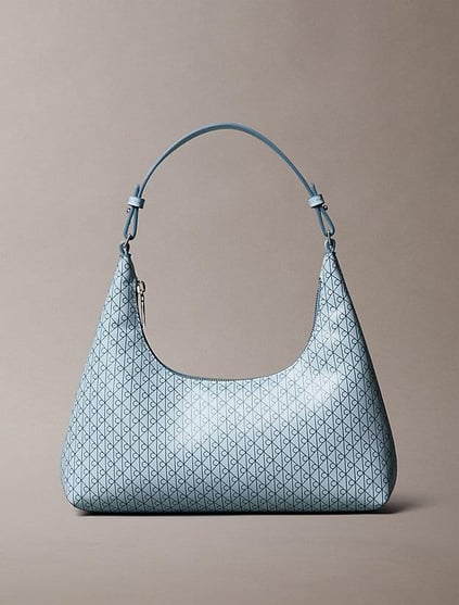 Calvin Klein Calvin Klein Kadın CK Monogram Logolu Fermuarlı Çıkarılabilir Omuz Askılı Mavi Omuz Çantası LV04F3298G-2XE