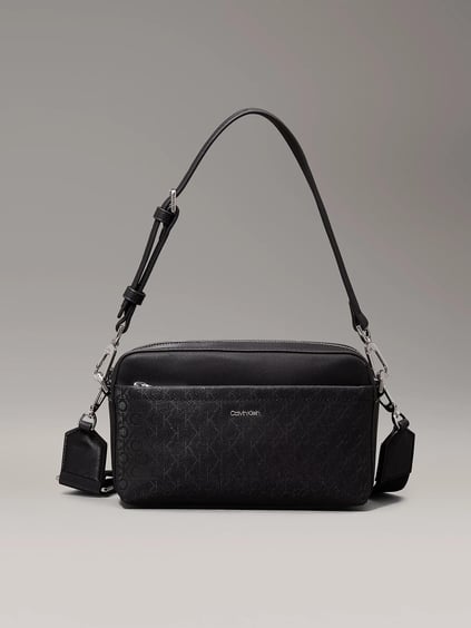 Calvin Klein Calvin Klein Kadın CK Monogram Logolu Fermuarlı Ön Bölmeli Çıkarılabilir ve Ayarlanabilir Omuz Askılı Siyah Omuz Çantası K60K613021-BEH