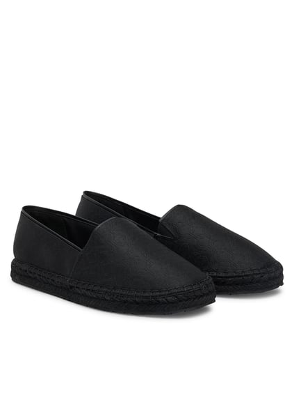 Calvin Klein Calvin Klein Kadın CK Yazılardan Desen Hasır Düz Taban Siyah Babet HW0HW02467-BEH