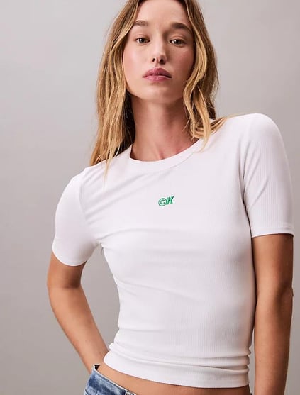 Calvin Klein Calvin Klein Kadın Dar Kalıp Yuvarlak Yakalı Kısa Kollu Beyaz T-Shirt LV044C901G-YAA