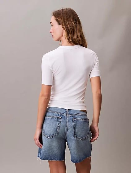 Calvin Klein Calvin Klein Kadın Dar Kalıp Yuvarlak Yakalı Kısa Kollu Beyaz T-Shirt LV044C901G-YAA