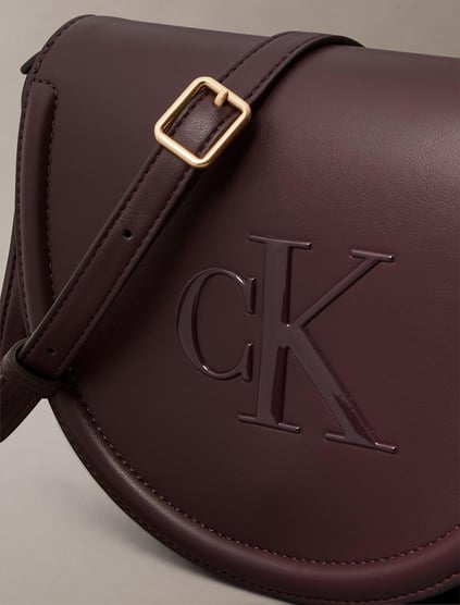 Calvin Klein Calvin Klein Kadın Deri Uzun Ayarlanabilir Sap CK Yazı Desenli Bordo Omuz Çantası LV04F3221G-BAP