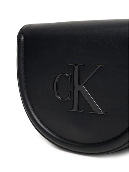 Calvin Klein Calvin Klein Kadın Deri Uzun Ayarlanabilir Sap CK Yazı Desenli Siyah Omuz Çantası LV04F3221G-UB1