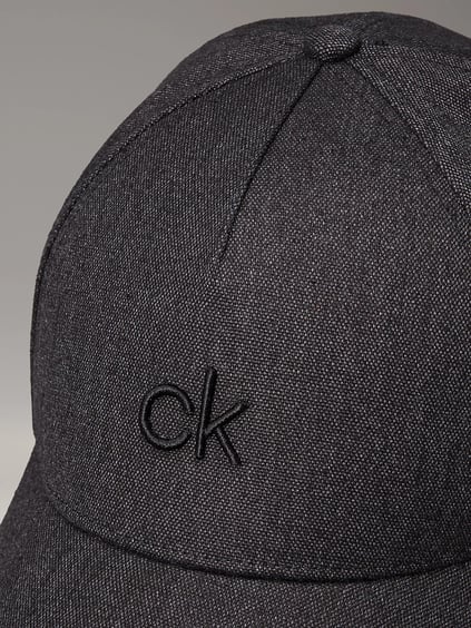 Calvin Klein Calvin Klein Kadın Keten Karışımlı Rahat Nefes Alabilen Kumaş CK Kabartmalı Ayarlanabilir Metal Tokalı Siyah Spor Şapka K60K613118-BEH