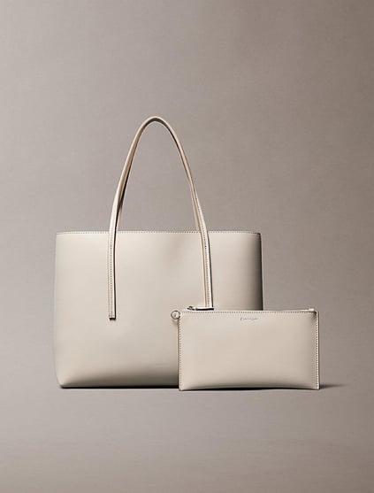 Calvin Klein Calvin Klein Kadın Kısa Kulp Deri Geniş Kalıp Ekstra Cüzdan Bej Omuz Çantası LV04F3275G-338