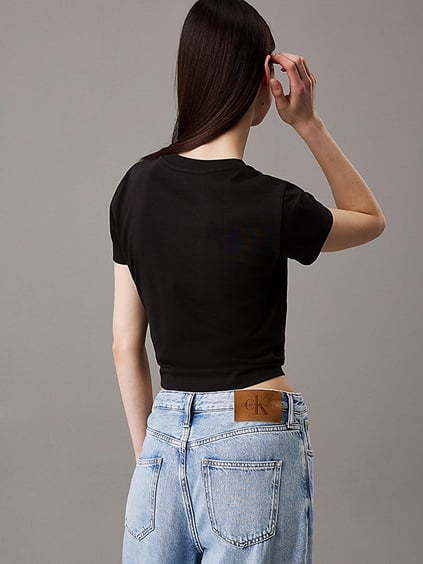 Calvin Klein Calvin Klein Kadın Kısa Kol Bisiklet Yaka Kısa Boy Pamuklu Siyah T-Shirt J20J225524-BEH